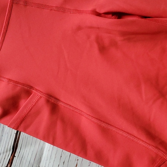 🆕️ GAP FIT WOMEN'S BLACKOUT TECHNOLOGY BIKE SHORT - Picture 4 of 11